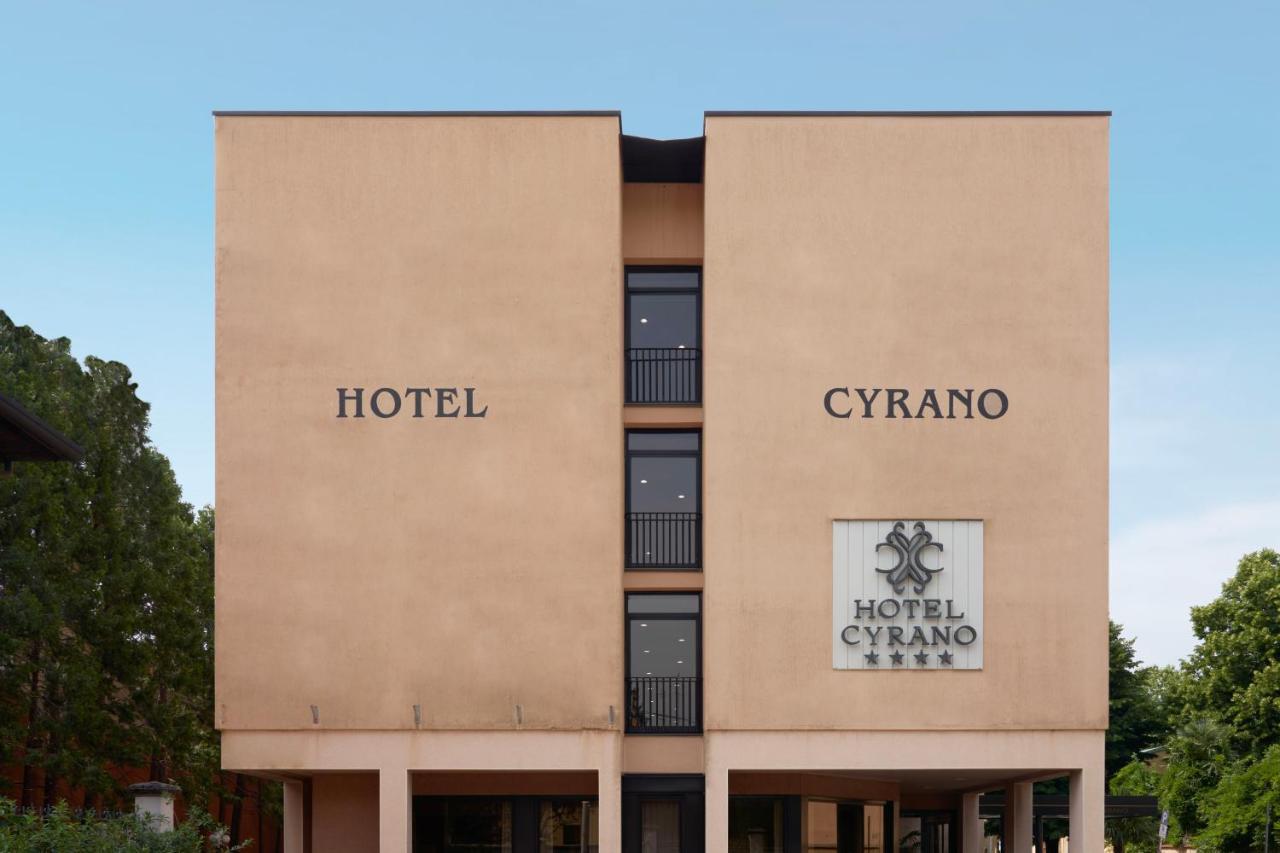 Hotel Cyrano Саронно Экстерьер фото